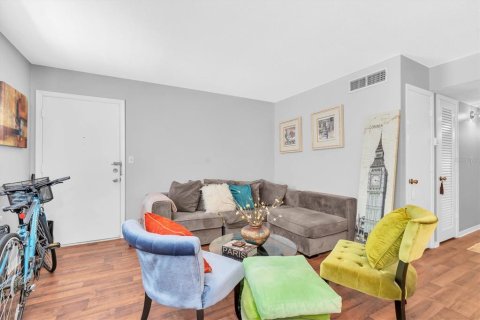Condo in South Pasadena, Florida, 1 bedroom  № 1759793 - photo 4