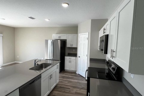 House in Wesley Chapel, Florida 4 bedrooms, 189.43 sq.m. № 1908600 - photo 9