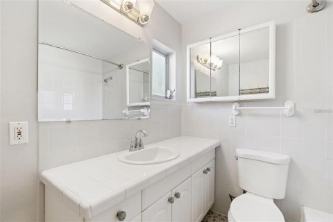 Condo in Orlando, Florida, 1 bedroom  № 2213063 - photo 18