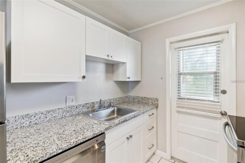 Condo in Orlando, Florida, 1 bedroom  № 2213063 - photo 10