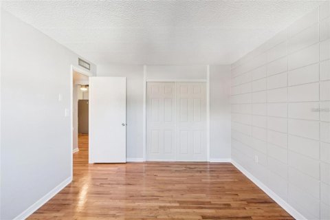 Condo in Orlando, Florida, 1 bedroom  № 2213063 - photo 16