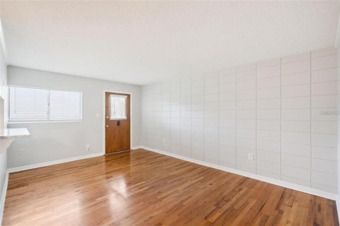 Condo in Orlando, Florida, 1 bedroom  № 2213063 - photo 3