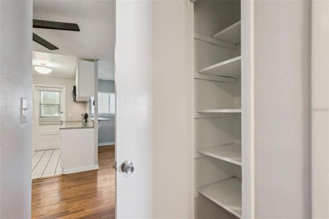 Condo in Orlando, Florida, 1 bedroom  № 2213063 - photo 13