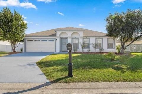 House in Ocala, Florida 4 bedrooms, 195.84 sq.m. № 1390579 - photo 1