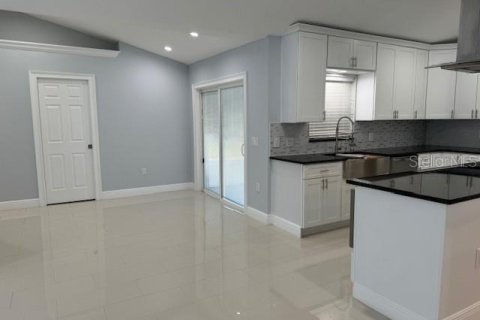House in Ocala, Florida 4 bedrooms, 195.84 sq.m. № 1390579 - photo 4