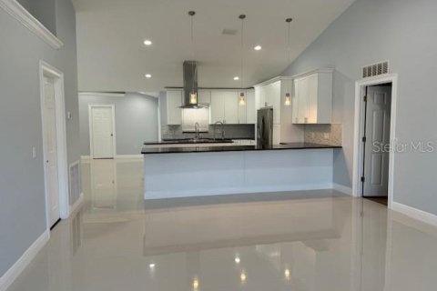 House in Ocala, Florida 4 bedrooms, 195.84 sq.m. № 1390579 - photo 2