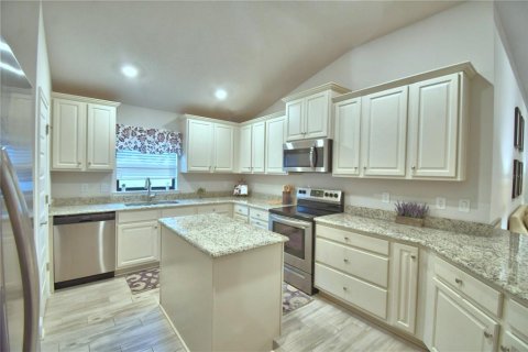 Villa ou maison à vendre à Auburndale, Floride: 4 chambres, 204.38 m2 № 2111440 - photo 15