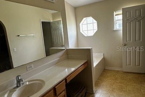 House in Davenport, Florida 4 bedrooms, 174.1 sq.m. № 1839996 - photo 14