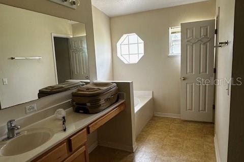 House in Davenport, Florida 4 bedrooms, 174.1 sq.m. № 1839996 - photo 13