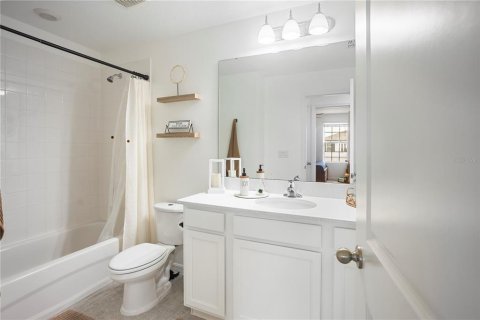 House in HAMPTON OAKS in Deltona, Florida 4 bedrooms, 228.54 sq.m. № 2107930 - photo 26