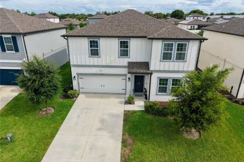 House in HAMPTON OAKS in Deltona, Florida 4 bedrooms, 228.54 sq.m. № 2107930 - photo 3