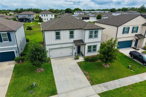 House in HAMPTON OAKS in Deltona, Florida 4 bedrooms, 228.54 sq.m. № 2107930 - photo 5