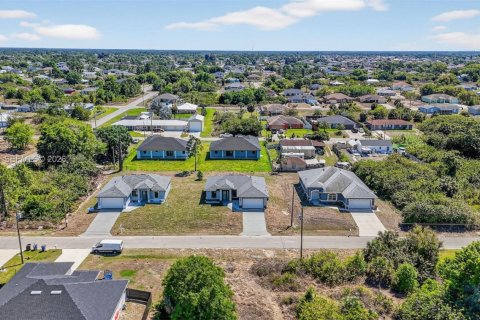 Casa en venta en Lehigh Acres, Florida, 3 dormitorios № 2066610 - foto 17