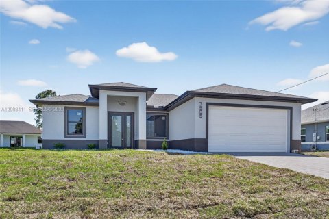 Casa en venta en Lehigh Acres, Florida, 3 dormitorios № 2066610 - foto 1