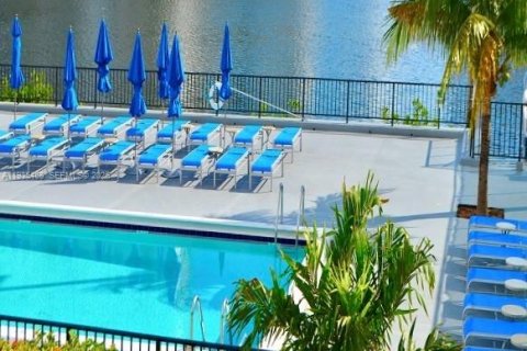 Condominio en venta en Aventura, Florida, 2 dormitorios, 98.29 m2 № 1993582 - foto 1