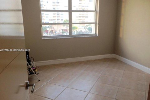 Купить кондоминиум в Авентура, Флорида 2 спальни, 98.29м2, № 1993582 - фото 21