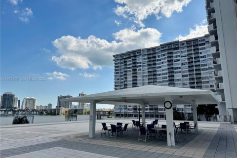 Купить кондоминиум в Авентура, Флорида 2 спальни, 98.29м2, № 1993582 - фото 9