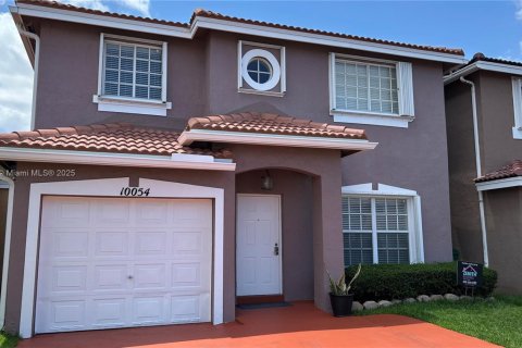 House in Miami, Florida 3 bedrooms, 157.84 sq.m. № 1752896 - photo 1