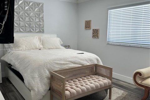 House in Miami, Florida 3 bedrooms, 157.84 sq.m. № 1752896 - photo 6
