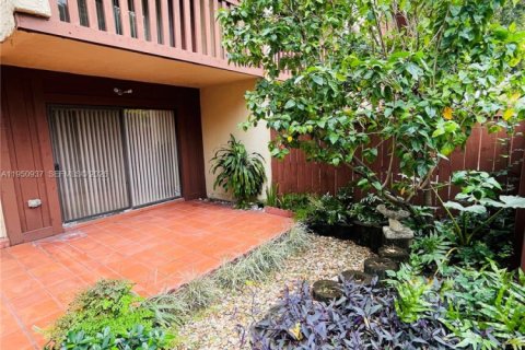 Copropriété à louer à Miami, Floride: 2 chambres, 129.13 m2 № 2007069 - photo 2