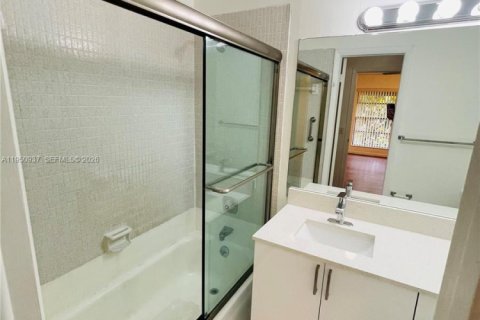 Copropriété à louer à Miami, Floride: 2 chambres, 129.13 m2 № 2007069 - photo 10