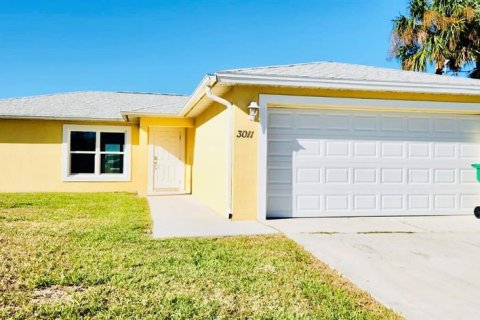 House in LaBelle, Florida 3 bedrooms, 126.72 sq.m. № 1540880 - photo 1