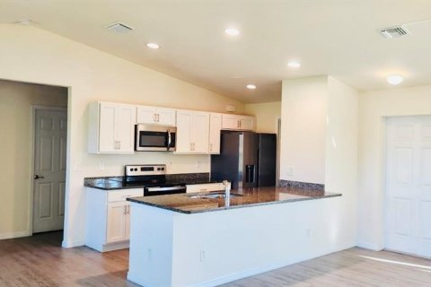 House in LaBelle, Florida 3 bedrooms, 126.72 sq.m. № 1540880 - photo 5