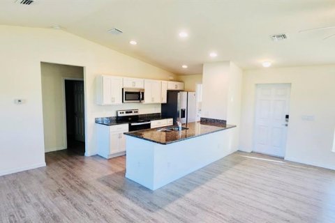 House in LaBelle, Florida 3 bedrooms, 126.72 sq.m. № 1540880 - photo 4
