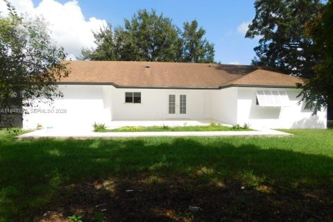 House in Homestead, Florida 4 bedrooms, 239.97 sq.m. № 1997958
