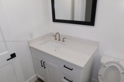 Снять в аренду виллу или дом в Хомстед, Флорида 4 спальни, 239.97м2, № 1997958 - фото 8