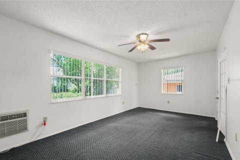 Casa en venta en Orlando, Florida, 4 dormitorios, 248.23 m2 № 1784921 - foto 6