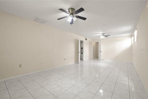 Casa en venta en Orlando, Florida, 4 dormitorios, 248.23 m2 № 1784921 - foto 12