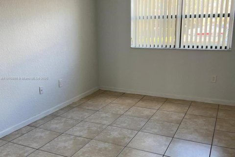 Copropriété à louer à Miami, Floride: 2 chambres, 83.24 m2 № 1755767 - photo 13