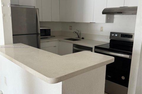 Copropriété à louer à Miami, Floride: 2 chambres, 83.24 m2 № 1755767 - photo 6