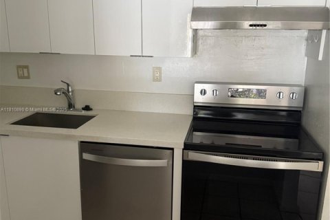 Copropriété à louer à Miami, Floride: 2 chambres, 83.24 m2 № 1755767 - photo 8