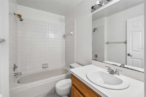 Casa en venta en Orlando, Florida, 4 dormitorios, 210.05 m2 № 1902866 - foto 14