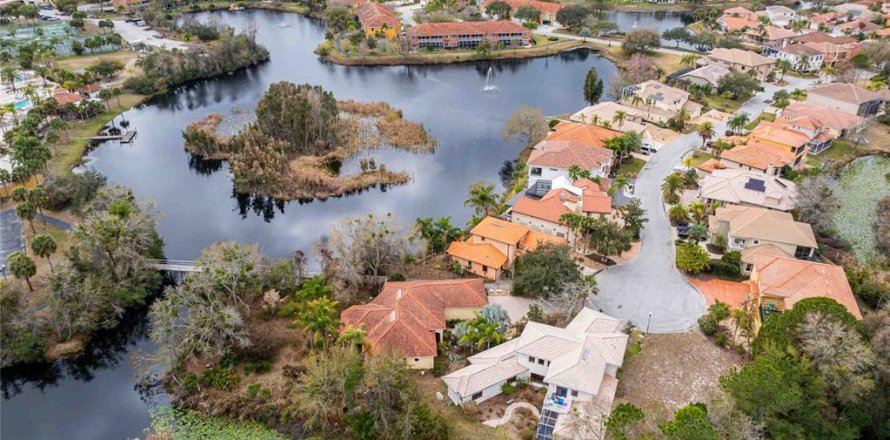 Villa ou maison à Land O' Lakes, Floride 3 chambres, 289.48 m2 № 2413895