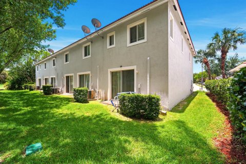 Touwnhouse à louer à Tamarac, Floride: 3 chambres, 156.82 m2 № 2359826 - photo 5