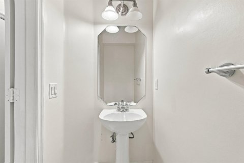 Touwnhouse à louer à Tamarac, Floride: 3 chambres, 156.82 m2 № 2359826 - photo 20
