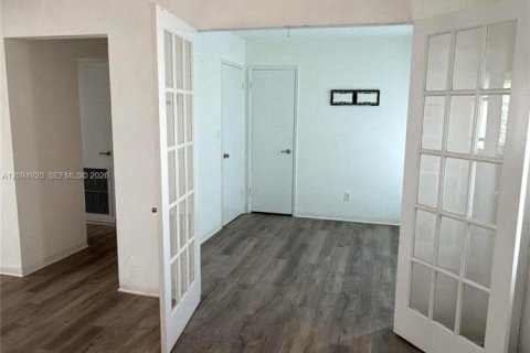 Villa ou maison à vendre à Dania Beach, Floride: 3 chambres, 10917.87 m2 № 2383180 - photo 17