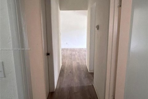 Villa ou maison à vendre à Dania Beach, Floride: 3 chambres, 10917.87 m2 № 2383180 - photo 12