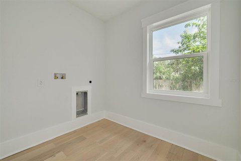House in Saint Petersburg, Florida 3 bedrooms, 216.28 sq.m. № 2412650 - photo 27