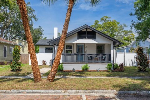 Villa ou maison à Saint Petersburg, Floride 3 chambres, 216.28 m2 № 2412650