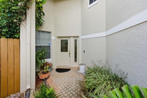 House in Boca Raton, Florida 4 bedrooms, 231.79 sq.m. № 2246243 - photo 8
