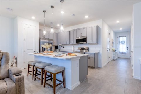 Townhouse in Davenport, Florida 3 bedrooms, 150.69 sq.m. № 1761316 - photo 3
