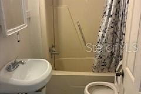 House in Tampa, Florida 3 bedrooms, 102.19 sq.m. № 2199672 - photo 7