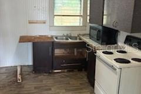 House in Tampa, Florida 3 bedrooms, 102.19 sq.m. № 2199672 - photo 6