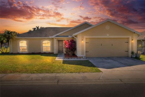 Villa ou maison à Mulberry, Floride 4 chambres, 165.92 m2 № 2413648