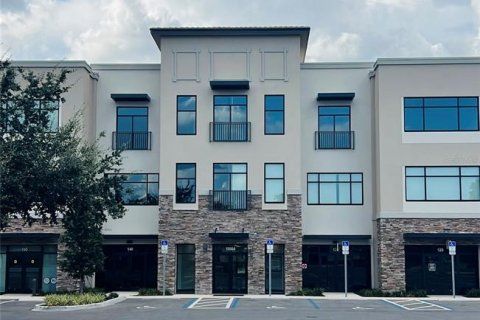 Immobilier commercial à louer à Orlando, Floride: 70.98 m2 № 1885663 - photo 2