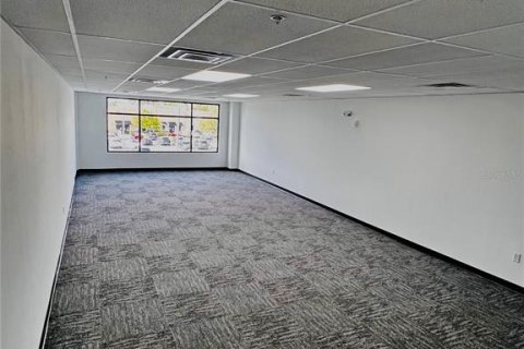 Immobilier commercial à louer à Orlando, Floride: 70.98 m2 № 1885663 - photo 11